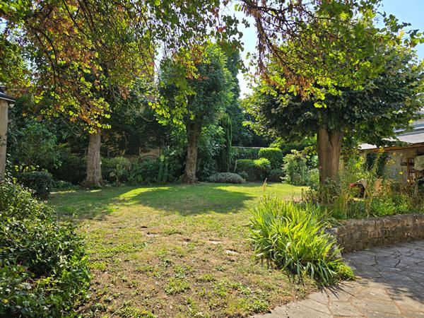 Maison proximité place du Martroi - 6 chambres - Jardin arboré sans vis à vis + dépendances