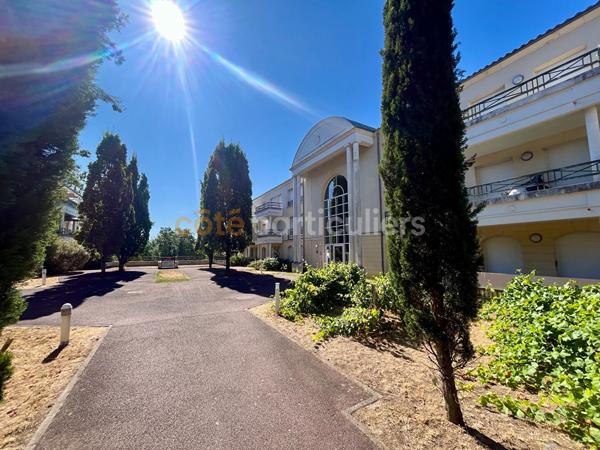 Vente
                Appartement63 m² - 3 Pièces -
                    CENON (33150)