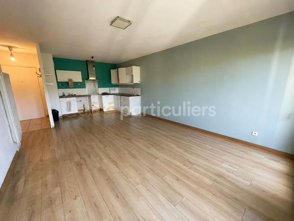 Vente
                Appartement63 m² - 3 Pièces -
                    CENON (33150)