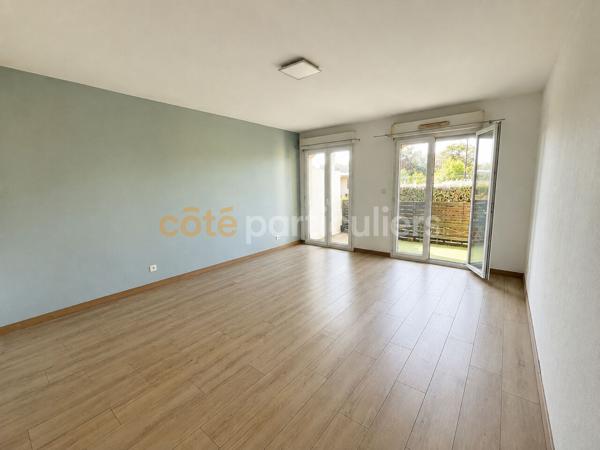 Vente
                Appartement63 m² - 3 Pièces -
                    CENON (33150)