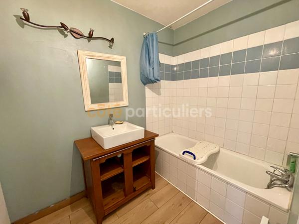 Vente
                Appartement63 m² - 3 Pièces -
                    CENON (33150)