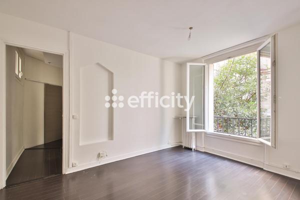 Appartement
         2 pièces
        - 43 m² Exclusivité 272 000 € *
