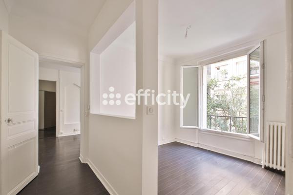Appartement
         2 pièces
        - 43 m² Exclusivité 272 000 € *