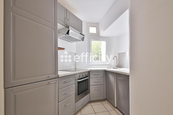 Appartement
         2 pièces
        - 43 m² Exclusivité 272 000 € *