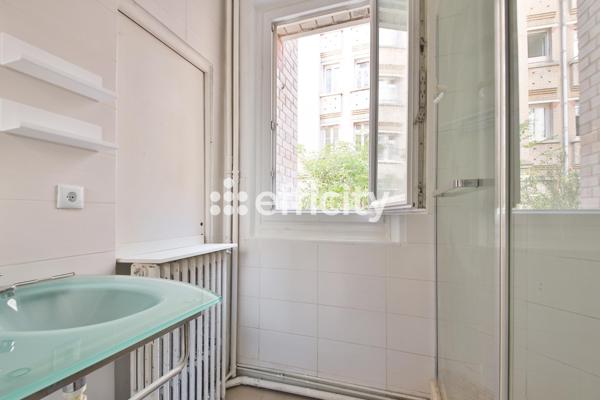 Appartement
         2 pièces
        - 43 m² Exclusivité 272 000 € *