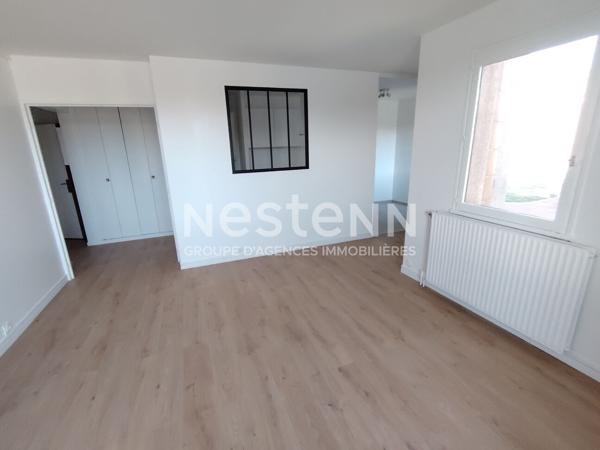 A VENDRE MONTIGNY LE BRETONNEUX LA SOURDERIE 3 PIECES EN ETAGE AVEC ASCENSEUR ET PARKING S/SOL