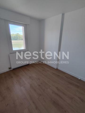 A VENDRE MONTIGNY LE BRETONNEUX LA SOURDERIE 3 PIECES EN ETAGE AVEC ASCENSEUR ET PARKING S/SOL