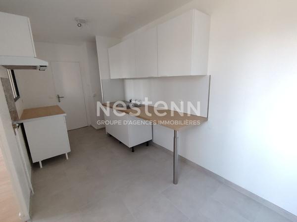 A VENDRE MONTIGNY LE BRETONNEUX LA SOURDERIE 3 PIECES EN ETAGE AVEC ASCENSEUR ET PARKING S/SOL