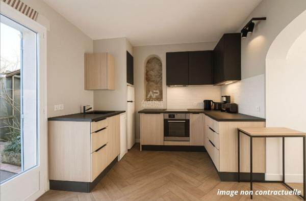 Viroflay - gare RD - Maison traversante de 5-6 pièces, 4 chambres avec terrasse et jardin. €597 000 ** - Référence 623-C