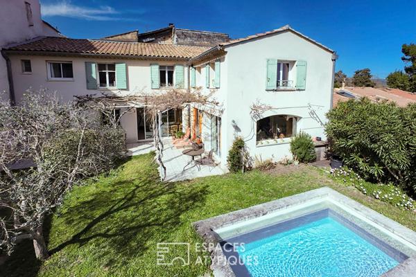 L’inattendue, maison en coeur de village avec vue, jardin et bassin