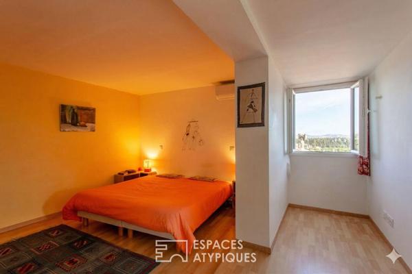 L’inattendue, maison en coeur de village avec vue, jardin et bassin