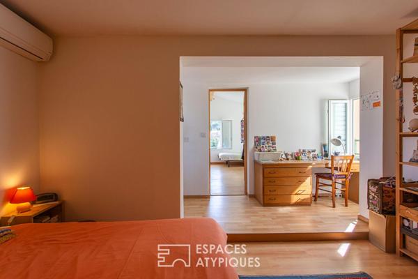 L’inattendue, maison en coeur de village avec vue, jardin et bassin