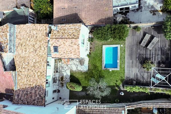 L’inattendue, maison en coeur de village avec vue, jardin et bassin