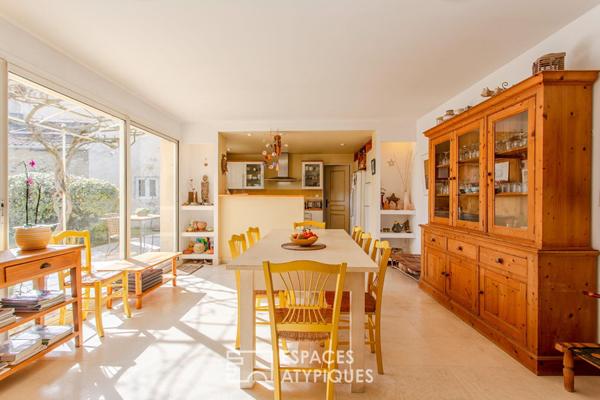 L’inattendue, maison en coeur de village avec vue, jardin et bassin