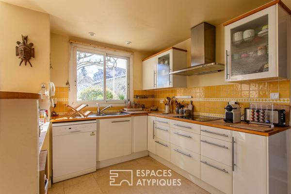 L’inattendue, maison en coeur de village avec vue, jardin et bassin