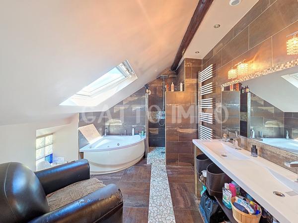 Longeville-lès-Metz (57050) SOUS OFFRE // Charmante maison 150m² avec piscine chauffée à Longeville-Les-Metz