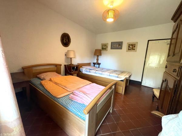 Lambesc, Mas traditionnel d'environ 220m² sur 4 ha