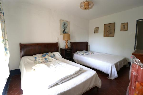 Lambesc, Mas traditionnel d'environ 220m² sur 4 ha