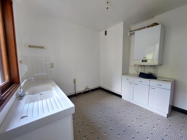 Parking + appartement + annexe