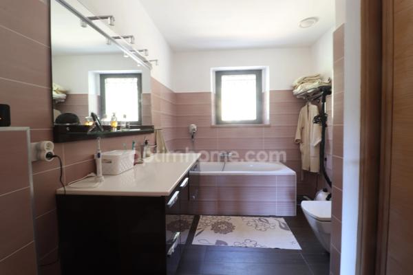 Propriété d'exception de 15 pièces à 15 minutes de l'aéroport de Bastia- Entre Parc Galéa et plages de la Costa Verde