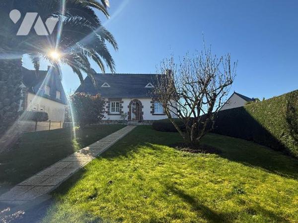 A VENDRE, PLESTIN LES GREVES

Idéalement située à proximité du centre de la commune, 
Dans u...