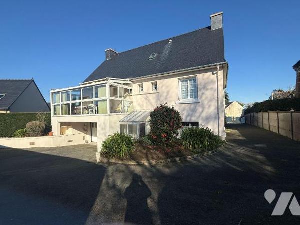 A VENDRE, PLESTIN LES GREVES

Idéalement située à proximité du centre de la commune, 
Dans u...