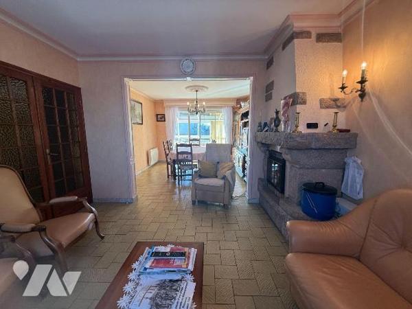 A VENDRE, PLESTIN LES GREVES

Idéalement située à proximité du centre de la commune, 
Dans u...