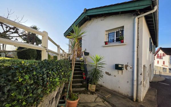 Maison à vendre    3 pièces • 170,89 m2 Villefranque