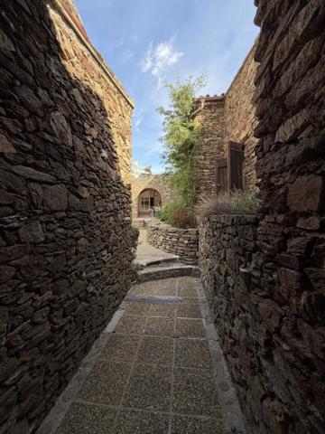 Vente                                                      Propriété
                        
                     8 pièces                                         à La Garde-Freinet