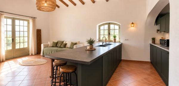 Vente                                                      Propriété
                        
                     8 pièces                                         à La Garde-Freinet