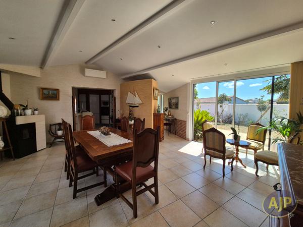 Maison à vendre Challans - 6 pièces, 191m² avec 3 chambre(s) à 787 500€ - AJP Immobilier Challans