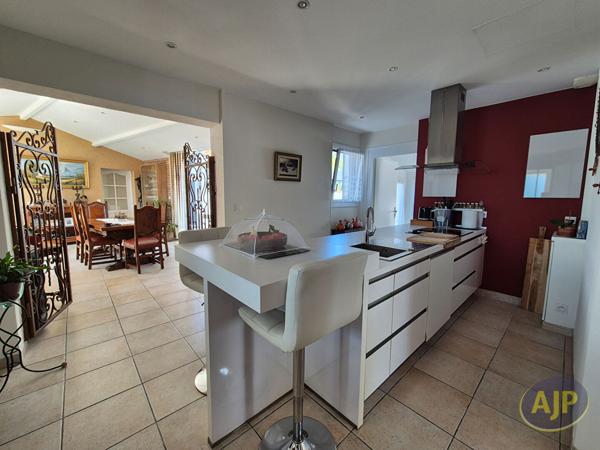 Maison à vendre Challans - 6 pièces, 191m² avec 3 chambre(s) à 787 500€ - AJP Immobilier Challans