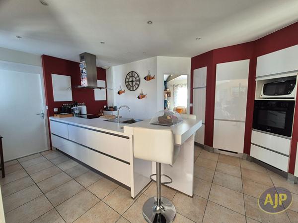 Maison à vendre Challans - 6 pièces, 191m² avec 3 chambre(s) à 787 500€ - AJP Immobilier Challans