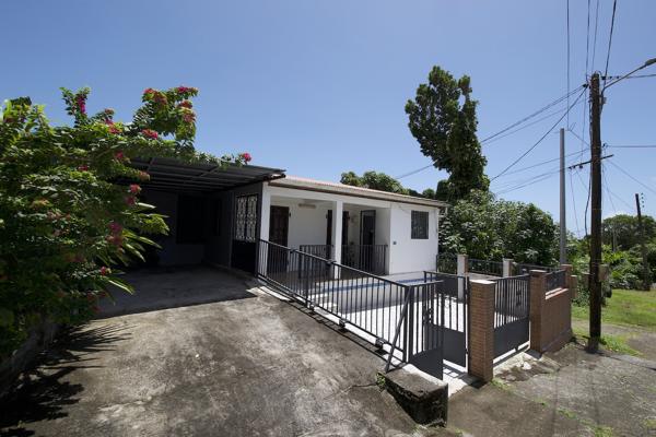 Belle maison T3 meublée climatisée sur les hauteurs de 3 rivières