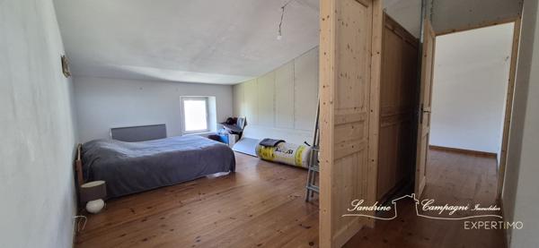 maison de village de caractère T7 avec grande cour piscinable et annexe