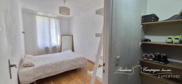 maison de village de caractère T7 avec grande cour piscinable et annexe