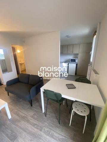 Studio Meublé avec balcon