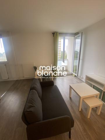 Studio Meublé avec balcon