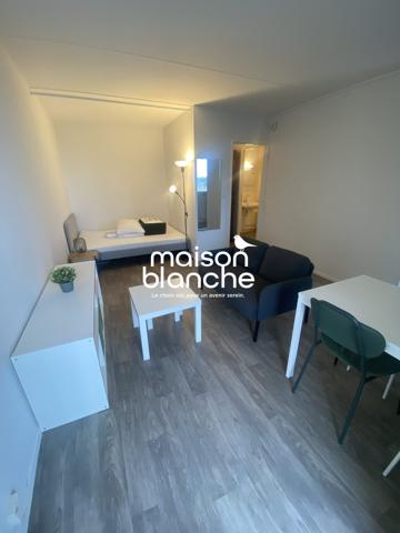 Studio Meublé avec balcon