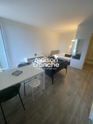 Studio Meublé avec balcon