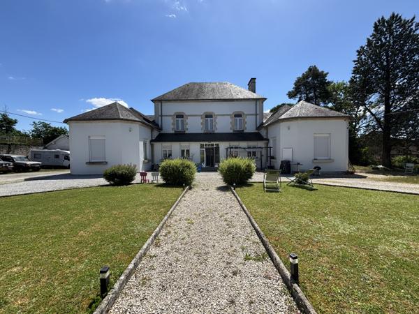 Côte d'Or : Bâtisse bourguignonne de 450m² dont 260 m² rénové (plain pied) , annexes, garages sur 4000m²  Sainte-Colombe-sur-Seine (21400)