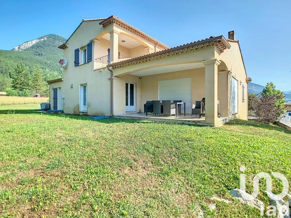 Maison à vendre 8 pièces 220 m² Saint-André-les-Alpes