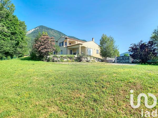 Maison à vendre 8 pièces 220 m² Saint-André-les-Alpes