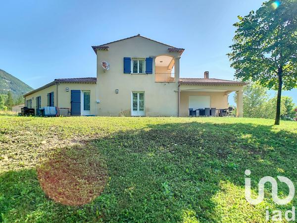 Maison à vendre 8 pièces 220 m² Saint-André-les-Alpes