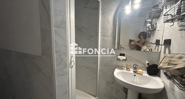 Location Appartement 5 pièces 77.39 m² - Limony 07340
