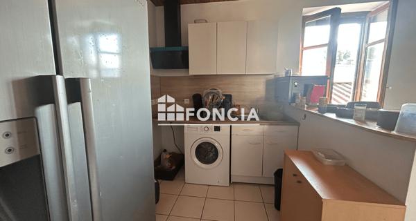 Location Appartement 5 pièces 77.39 m² - Limony 07340