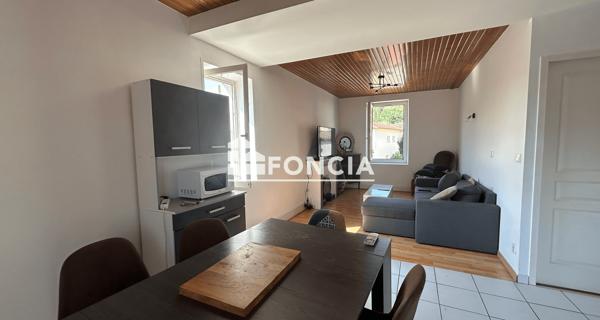 Location Appartement 5 pièces 77.39 m² - Limony 07340