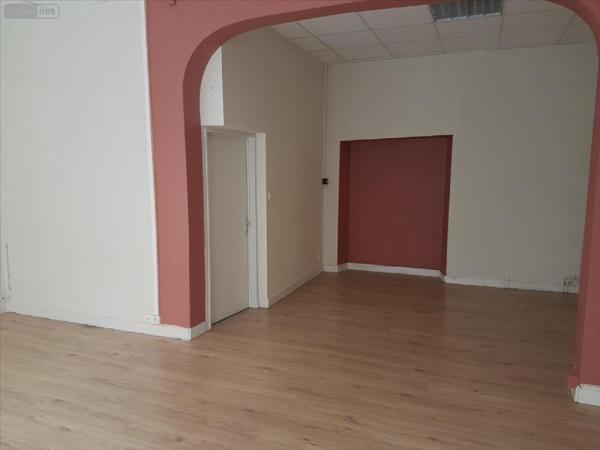 Local commercial à louer à Vitré en Ille-et-Vilaine (35500), ref : 131/3503