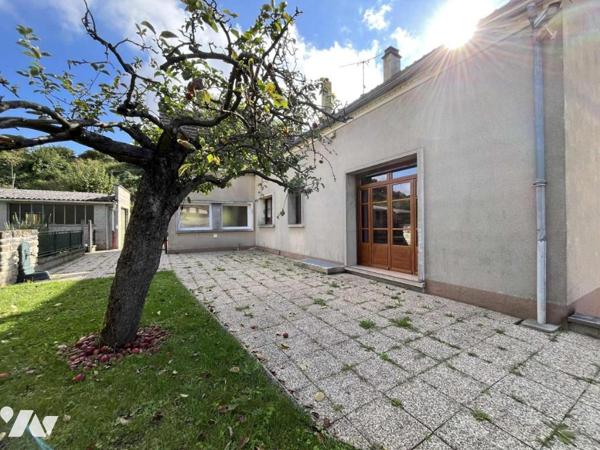 Beau potentiel, maison familiale + bâtiments secteur pont de VAUX (3556 m2)