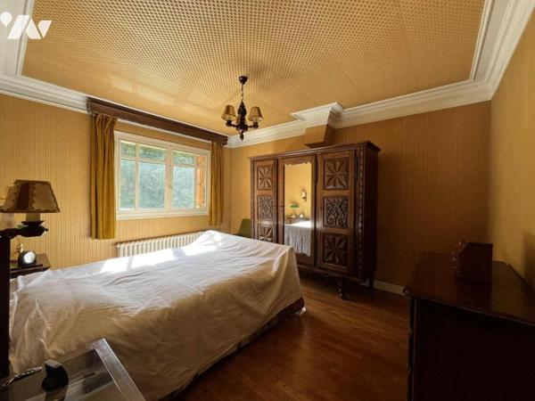 Beau potentiel, maison familiale + bâtiments secteur pont de VAUX (3556 m2)